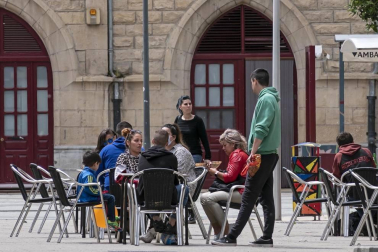 Este lunes, Navarra ha entrado en la fase 1 de la desescalada y numerosos comercios y terrazas de toda la Comunidad foral han reabierto sus puertas.