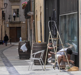 Este lunes, Navarra ha entrado en la fase 1 de la desescalada y numerosos comercios y terrazas de toda la Comunidad foral han reabierto sus puertas.
