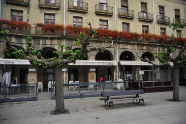 Este lunes, Navarra ha entrado en la fase 1 de la desescalada y numerosos comercios y terrazas de toda la Comunidad foral han reabierto sus puertas.