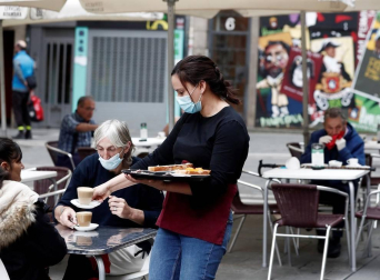 Este lunes, Navarra ha entrado en la fase 1 de la desescalada y numerosos comercios y terrazas de toda la Comunidad foral han reabierto sus puertas.