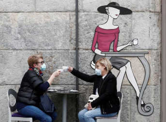 Este lunes, Navarra ha entrado en la fase 1 de la desescalada y numerosos comercios y terrazas de toda la Comunidad foral han reabierto sus puertas.