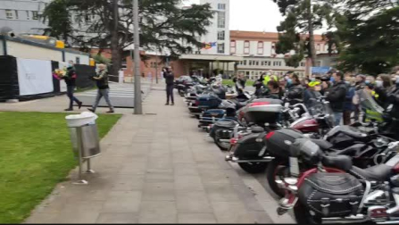 Vídeo del homenaje de motoristas a los sanitarios navarros (I)