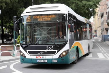Este sábado se las iniciado la peatonalización del paseo Sarasate, con los cambios de tráfico y modificación de las paradas de villavesas.