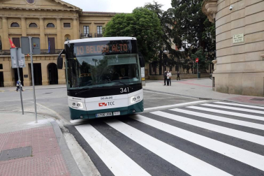Este sábado se las iniciado la peatonalización del paseo Sarasate, con los cambios de tráfico y modificación de las paradas de villavesas.