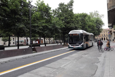 Este sábado se las iniciado la peatonalización del paseo Sarasate, con los cambios de tráfico y modificación de las paradas de villavesas.