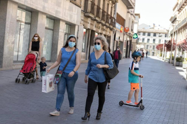 El primer día de obligatoriedad de su uso coincidió con una jornada veraniega de 30 grados
