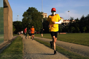 El primer día de obligatoriedad de su uso coincidió con una jornada veraniega de 30 grados