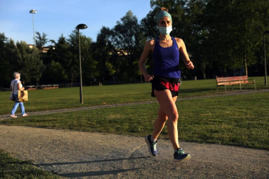 El primer día de obligatoriedad de su uso coincidió con una jornada veraniega de 30 grados