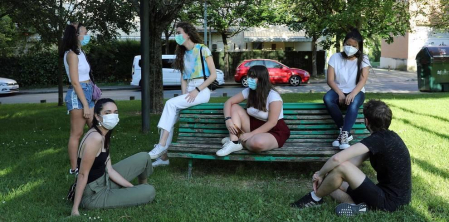 El primer día de obligatoriedad de su uso coincidió con una jornada veraniega de 30 grados