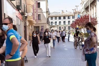 El primer día de obligatoriedad de su uso coincidió con una jornada veraniega de 30 grados