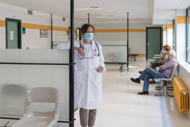 Fotografías de cuatro profesionales sanitarios navarros que se han infectado con el coronavirus y han regresado al trabajo.