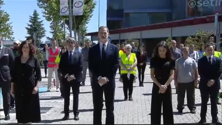 Vídeo: Minuto de silencio por las víctimas del Covid en el último día de luto oficial