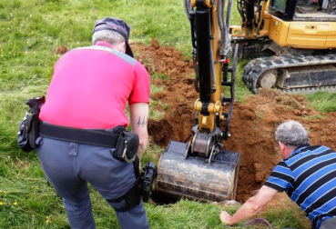 Un potro atrapado en una sima de tres metros en las inmediaciones del refugio de Olorón de Isaba  fue rescatado este sábado, sobre las doce y media del mediodía.