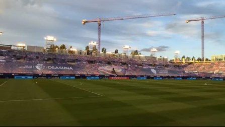 VÍDEO | Un Sadar sin público y en reformas para recibir al Atlético de Madrid.