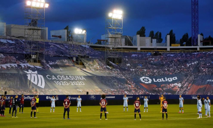 Minuto de silencio en el Osasuna-Atlético