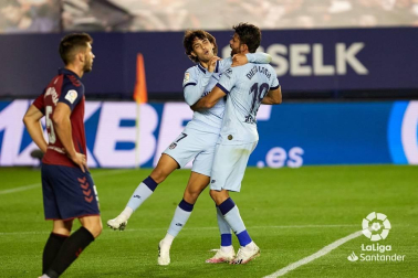 Joao Félix y Diego Costa celebran el gol del Atlético.