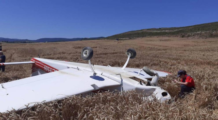 Dos heridos tras el aterrizaje de emergencia de su avioneta en Aibar