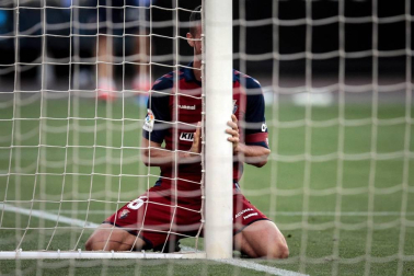 Imágenes del encuentro de la Jornada 30 de LaLiga Santander disputado este domingo, 21 de junio, en el estadio de Mestalla.