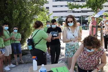 La asociación Pro Parque Ripa Sur de Beloso volvió a concentrarse este sábado en el terreno que pretenden conservar como corredor verde sostenible. Los vecinos se están planteando acudir a la vía jurídica para tratar de detener el proceso.