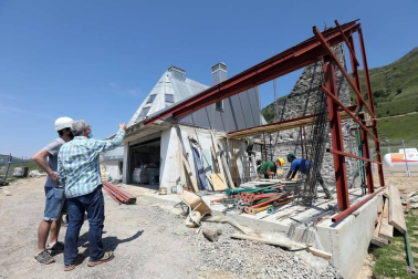 Galería de fotos del edificio, que conserva su estructura original pero ha variado completamente su distribución interior.