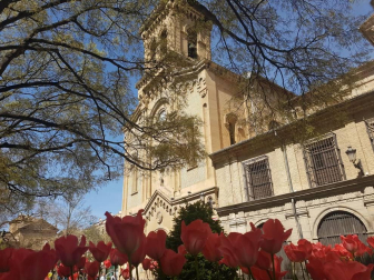 Envíanos la imagen por Whatsapp al número 687 04 00 98, indicando el lugar en el que están realizadas y el autor de las fotografías.