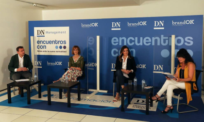 Celso Clariana (miembro del Comité Ejecutivo de la Cámara Navarra), Inmaculada Elcano, gerente de la Asociación de Comerciantes de Navarra y María Jesús Alonso, gerente de la Asociación de Comerciantes del Ensanche.