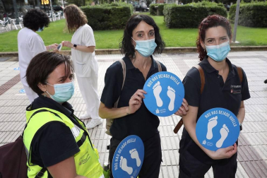Familiares de los fallecidos participaron en una plantación simbólica de un cerezo