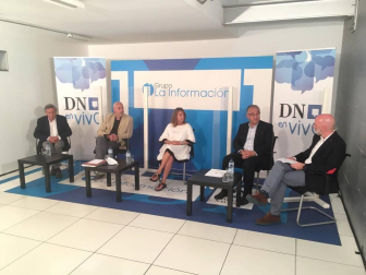 Enrique Maya, alcalde de Pamplona, Ana Beriáin, presidenta de AEHN, Carlos Artundo, director general de Salud y José María Marco, presidente de la comisión taurina de la Casa de Misericordia, han participado en el debate.