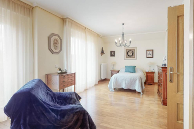 Gorráiz: ático en Egues 56