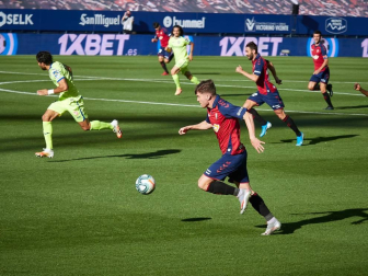 Imágenes más destacadas del encuentro correspondiente a la Jornada 34 de LaLiga Santander disputado en el estadio de El Sadar.