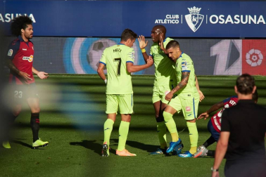 Imágenes más destacadas del encuentro correspondiente a la Jornada 34 de LaLiga Santander disputado en el estadio de El Sadar.