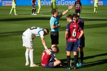 Imágenes más destacadas del encuentro correspondiente a la Jornada 34 de LaLiga Santander disputado en el estadio de El Sadar.