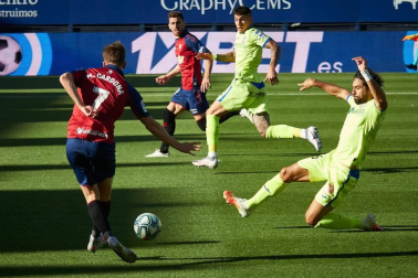 Imágenes más destacadas del encuentro correspondiente a la Jornada 34 de LaLiga Santander disputado en el estadio de El Sadar.