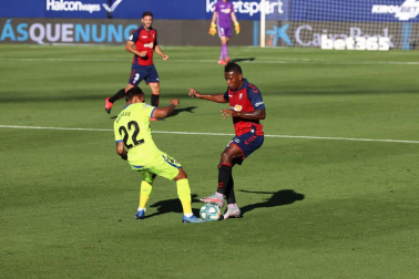 Imágenes más destacadas del encuentro correspondiente a la Jornada 34 de LaLiga Santander disputado en el estadio de El Sadar.