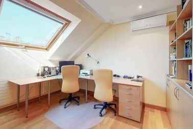 Se vende unifamiliar con 572 m2 de precioso jardín