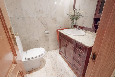 Se vende unifamiliar con 572 m2 de precioso jardín