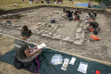 El Ayuntamiento de Aranguren promueve esta intervención arqueológica y la realiza la sociedad Aranzadi.