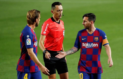 Imágenes del choque entre rojillos y culés correspondiente a la Jornada 37 de LaLiga Santander disputado en el Camp Nou. Victoria rojilla con goles de Arnaiz y Torres, Messi marcó para los locales.