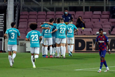 Imágenes del choque entre rojillos y culés correspondiente a la Jornada 37 de LaLiga Santander disputado en el Camp Nou.