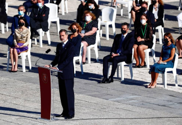 Fotos del homenaje a las víctimas de Covid-19 en Madrid