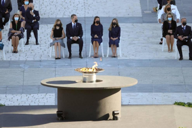 Fotos del homenaje a las víctimas de Covid-19 en Madrid