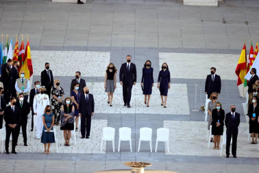 Fotos del homenaje a las víctimas de Covid-19 en Madrid