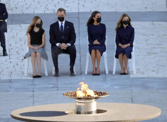 Fotos del homenaje a las víctimas de Covid-19 en Madrid