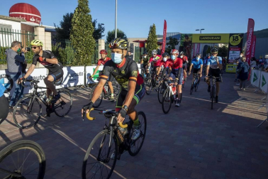 Todas las fotografías de la carrera ciclista La Induráin 2020 celebrada en Villava