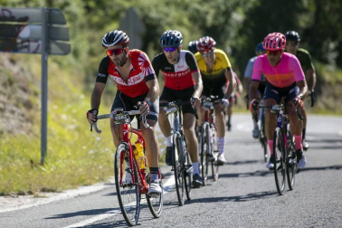 Todas las fotografías de la carrera ciclista La Induráin 2020 celebrada en Villava