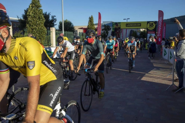 Todas las fotografías de la carrera ciclista La Induráin 2020 celebrada en Villava