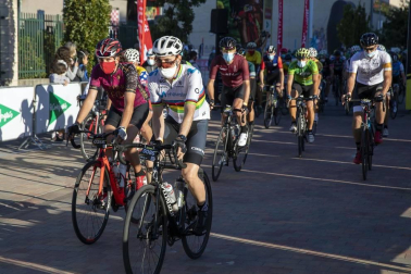 Todas las fotografías de la carrera ciclista La Induráin 2020 celebrada en Villava