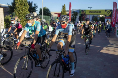 Todas las fotografías de la carrera ciclista La Induráin 2020 celebrada en Villava