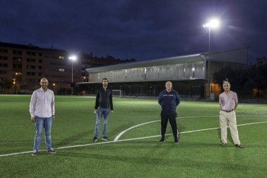 Fotografías de los campos municipales de fútbol de Rochapea y San Jorge tras las obras de mejora y de las visitas realizadas a los mismos.