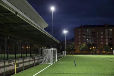 Fotografías de los campos municipales de fútbol de Rochapea y San Jorge tras las obras de mejora y de las visitas realizadas a los mismos.